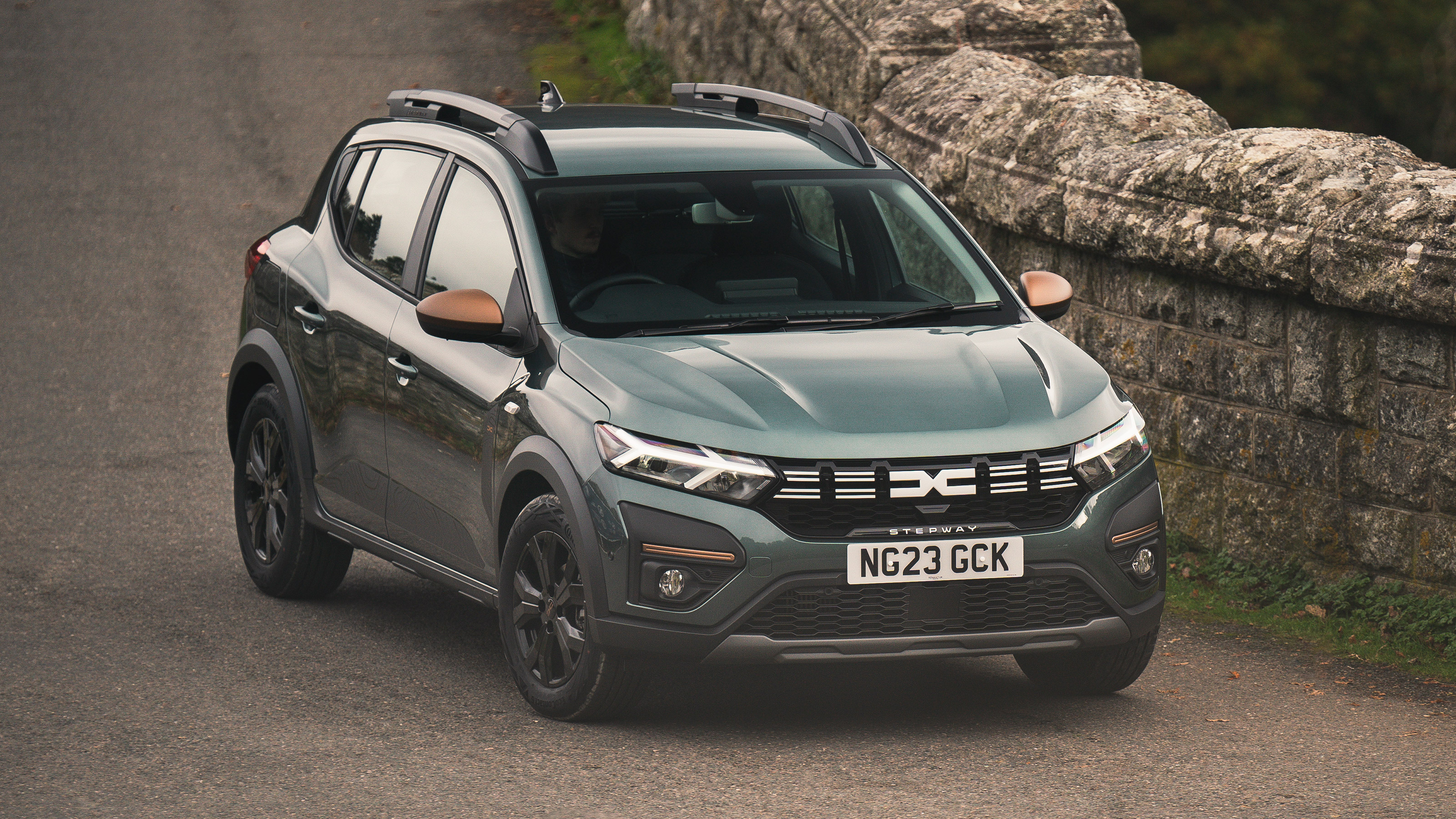 Dacia Sandero Stepway - front action