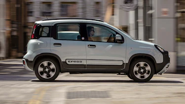 Fiat Panda Cross - side action