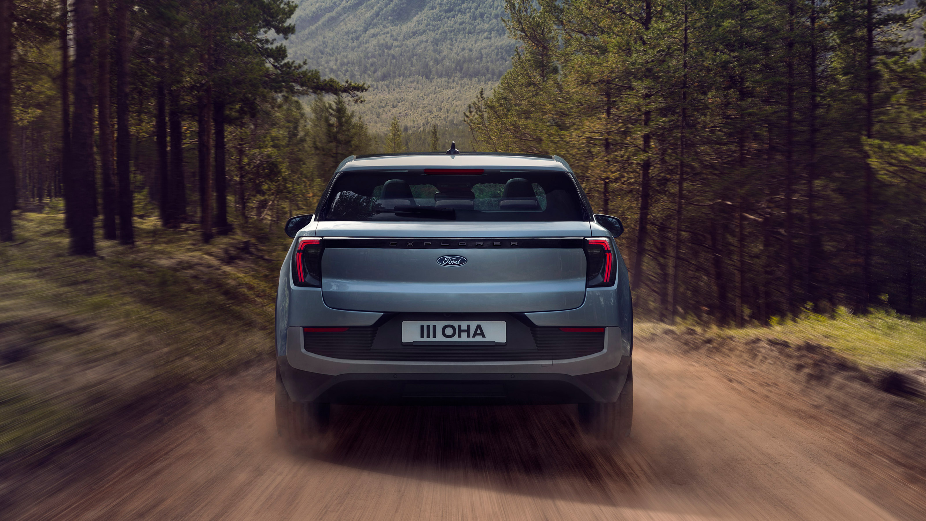 Ford Explorer - full rear