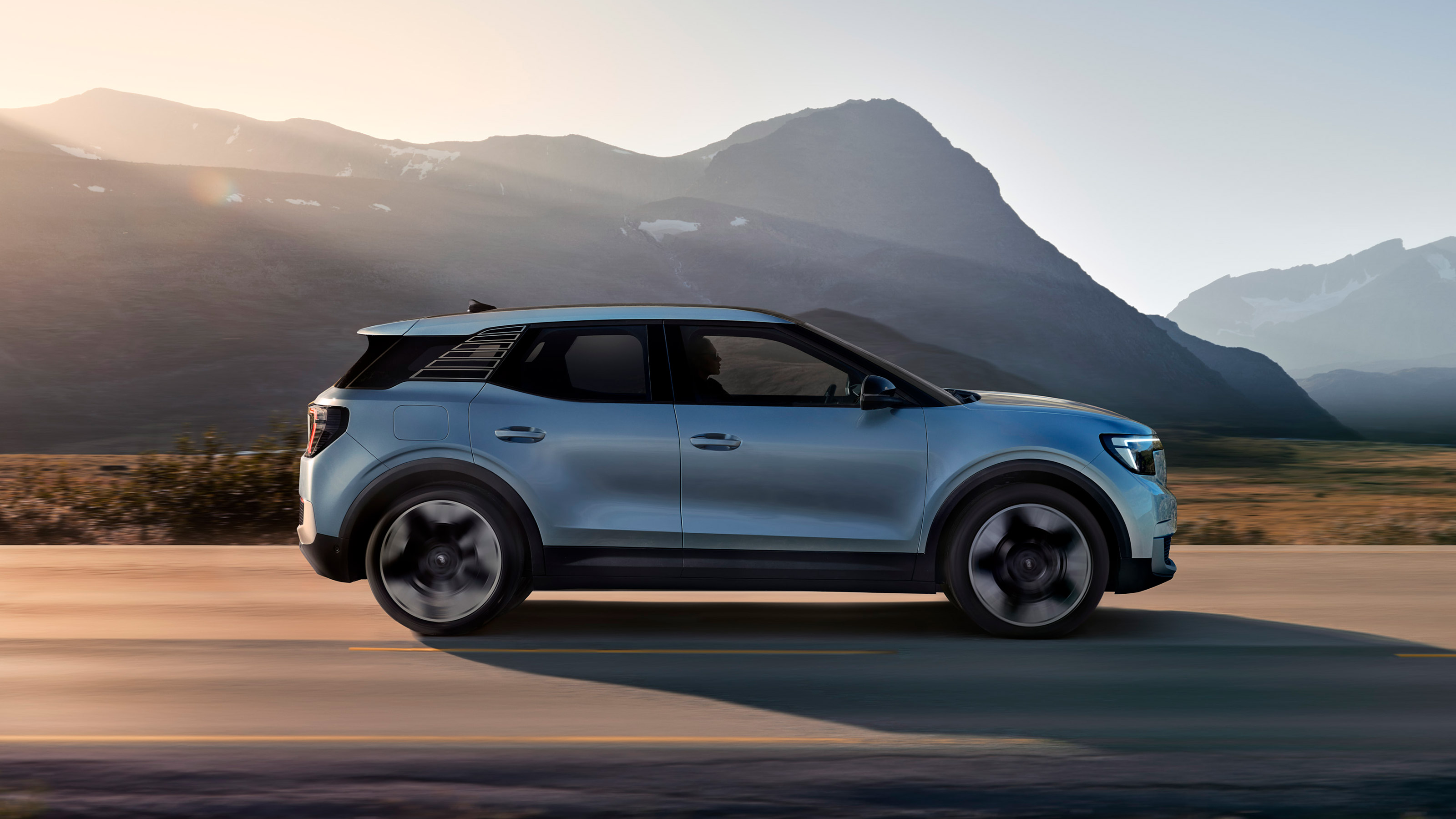 Ford Explorer - side