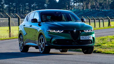 Alfa Romeo Tonale - front cornering
