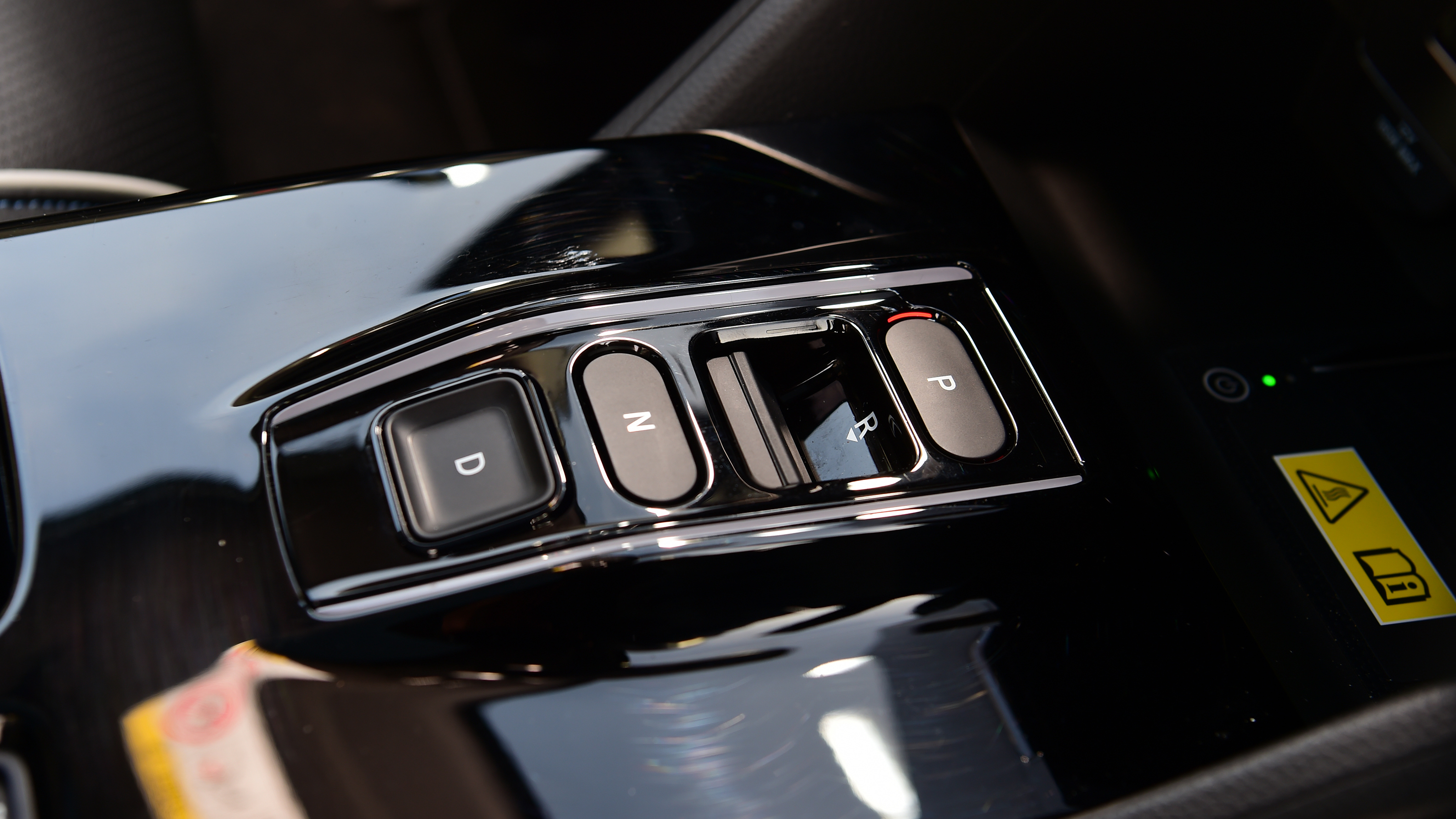 Honda e:Ny1 vs Hyundai Kona Electric - Honda e:Ny1 centre console