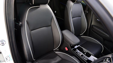 Honda e:Ny1 vs Hyundai Kona Electric - Honda e:Ny1 front seats