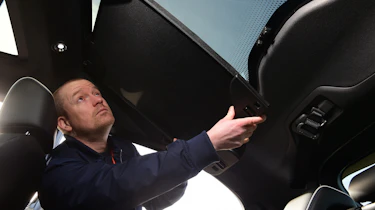 Honda e:Ny1 vs Hyundai Kona Electric - Honda e:Ny1 sunroof