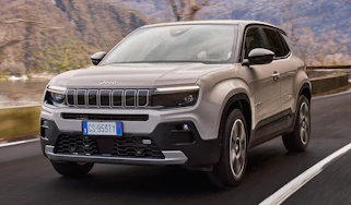 Jeep Avenger e-Hybrid - front