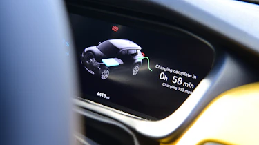 Jeep Avenger - dashboard screen displaying charging status