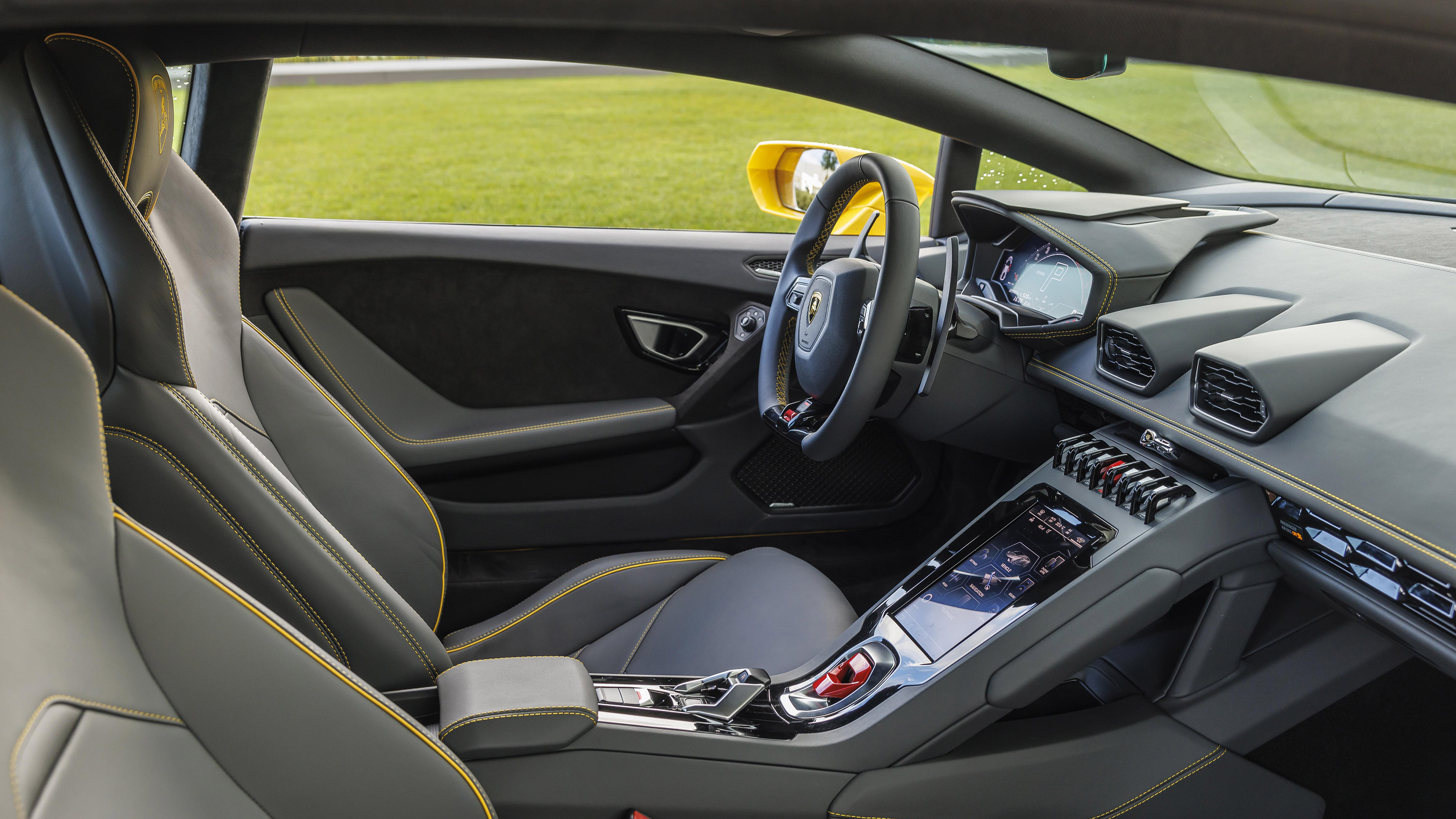 Lamborghini Huracan Tecnica - dash