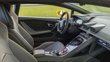 Lamborghini Huracan Tecnica - dash