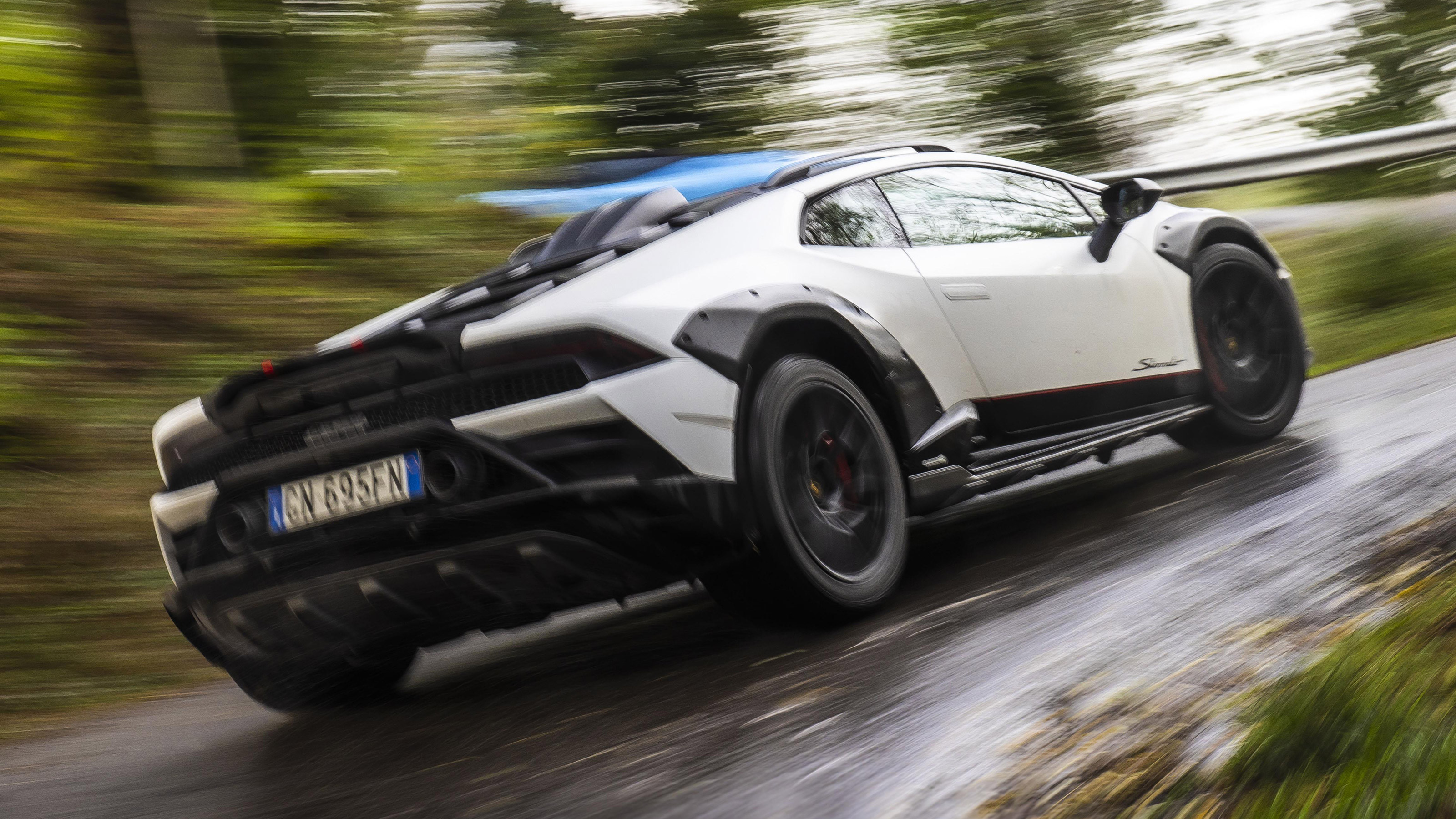 Lamborghini Huracan Sterrato - rear
