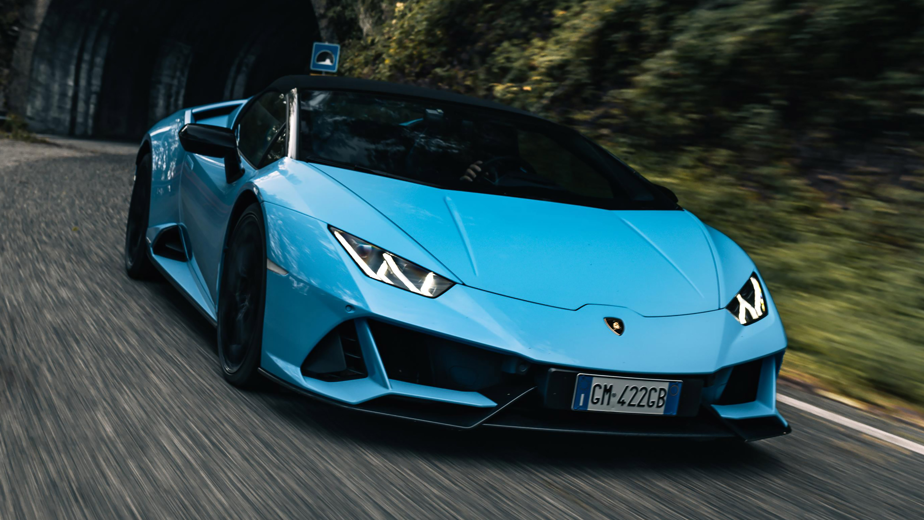 Lamborghini Huracan Evo Spyder - front