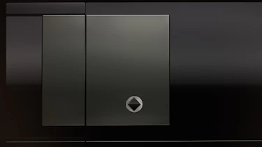 Land Rover Defender OCTA teaser 3