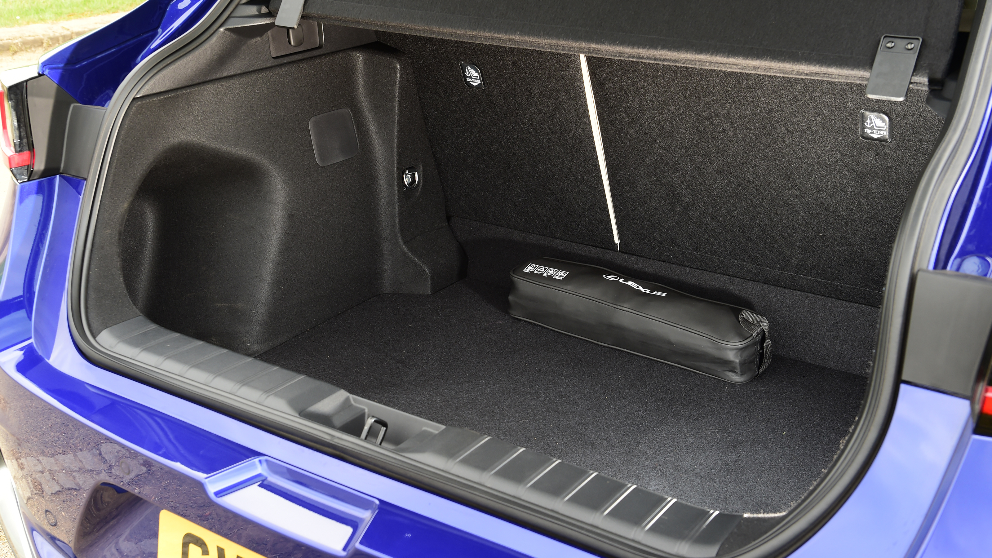 Lexus LBX - boot