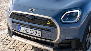MINI Countryman SE - grille