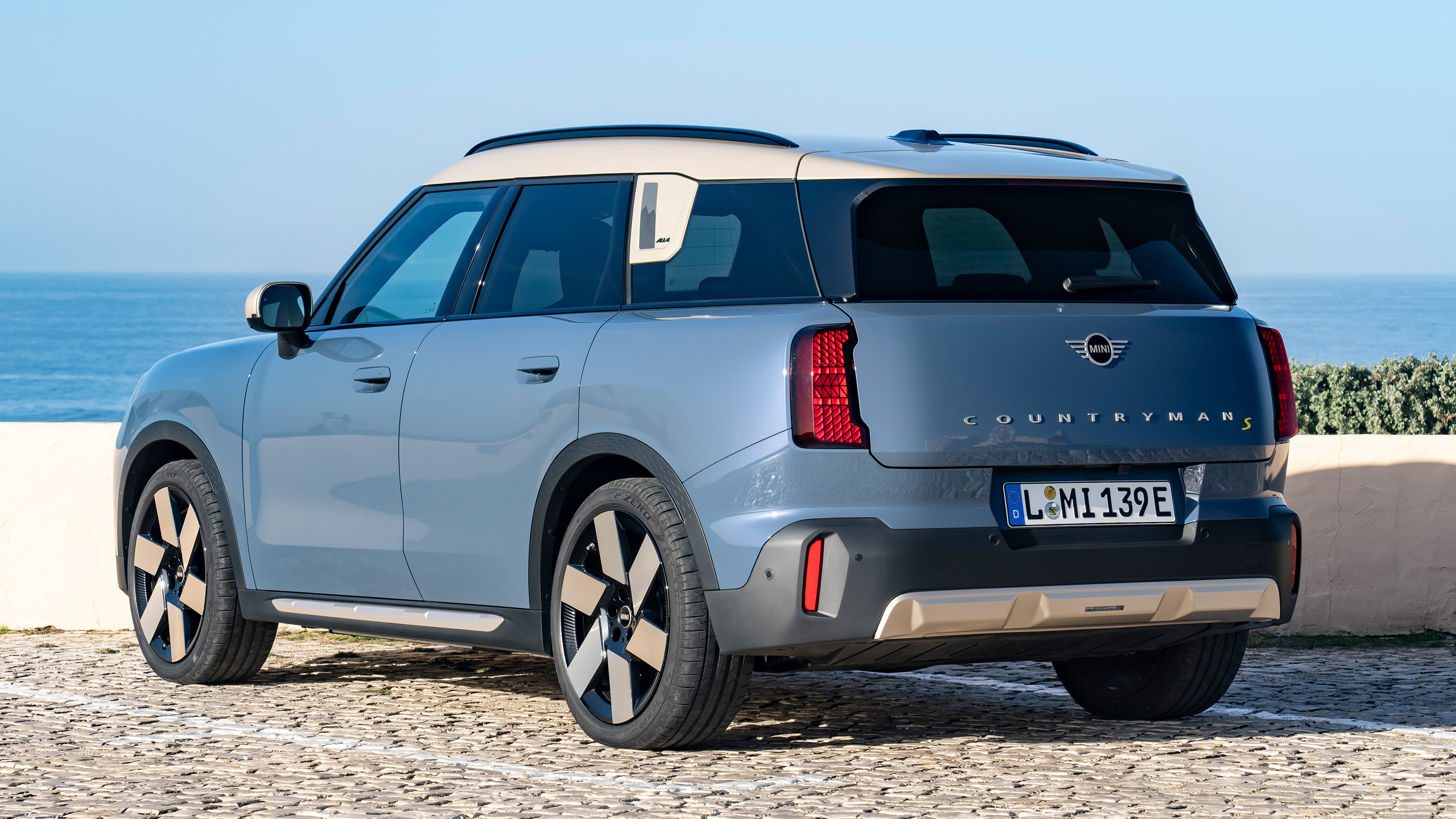 MINI Countryman SE - rear static
