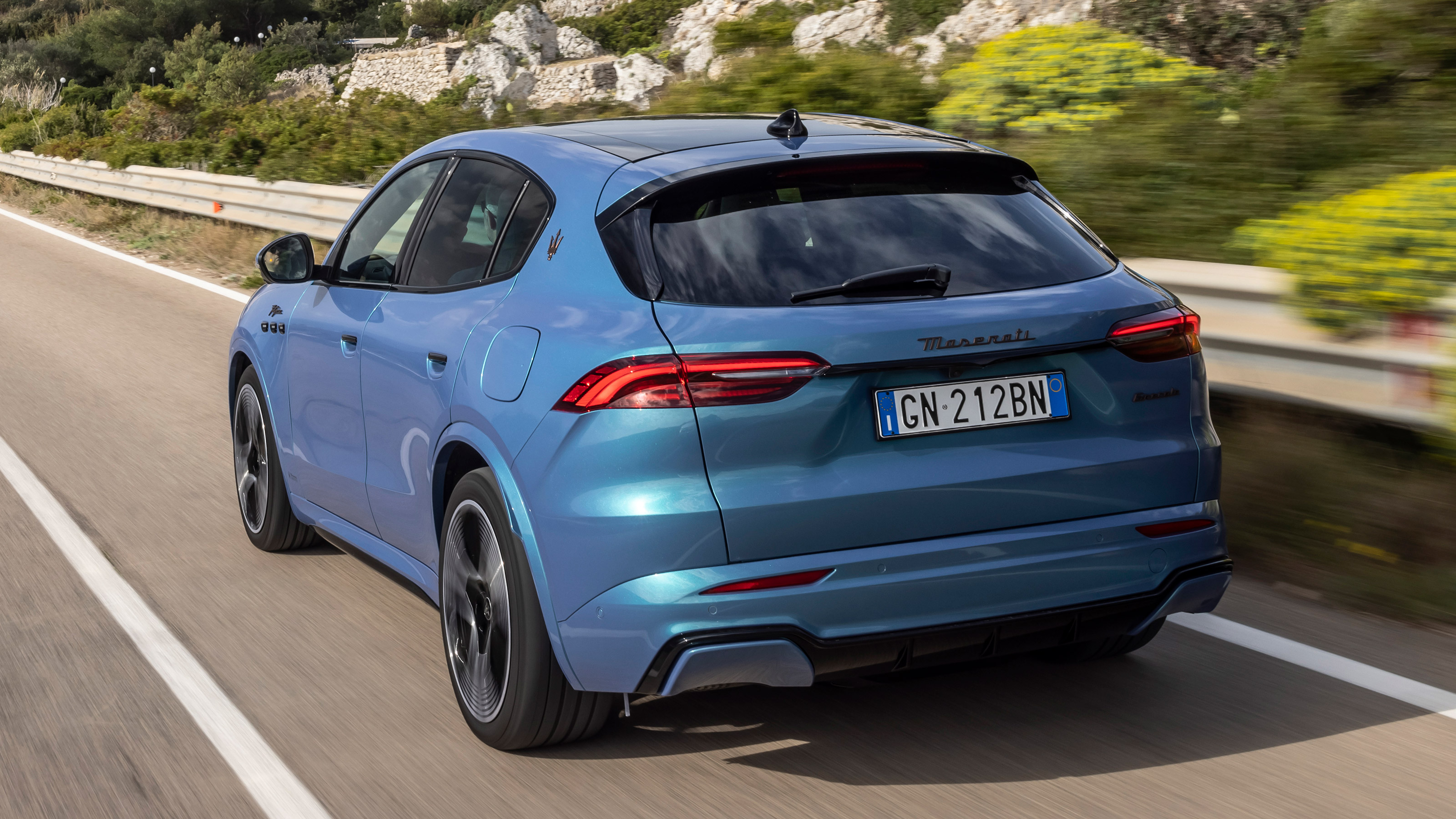 Maserati Grecale Folgore - rear action
