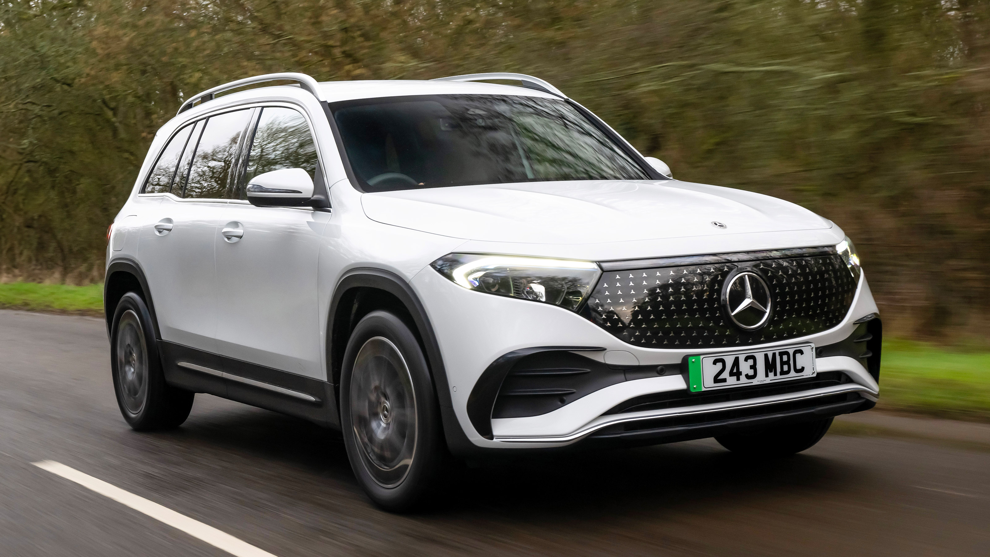 Mercedes EQB 250+ AMG Line Executive - front