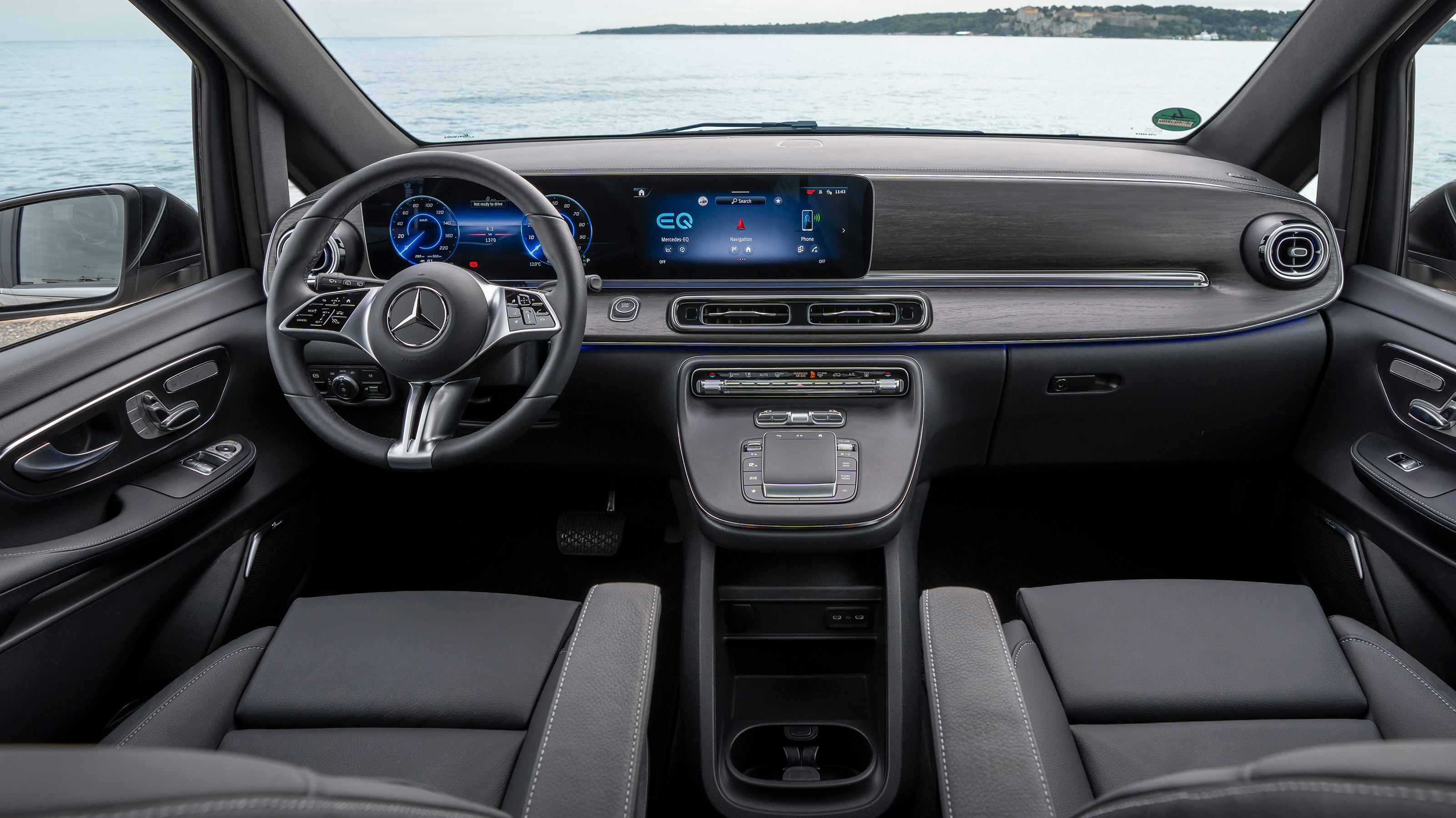 Mercedes EQV - dash