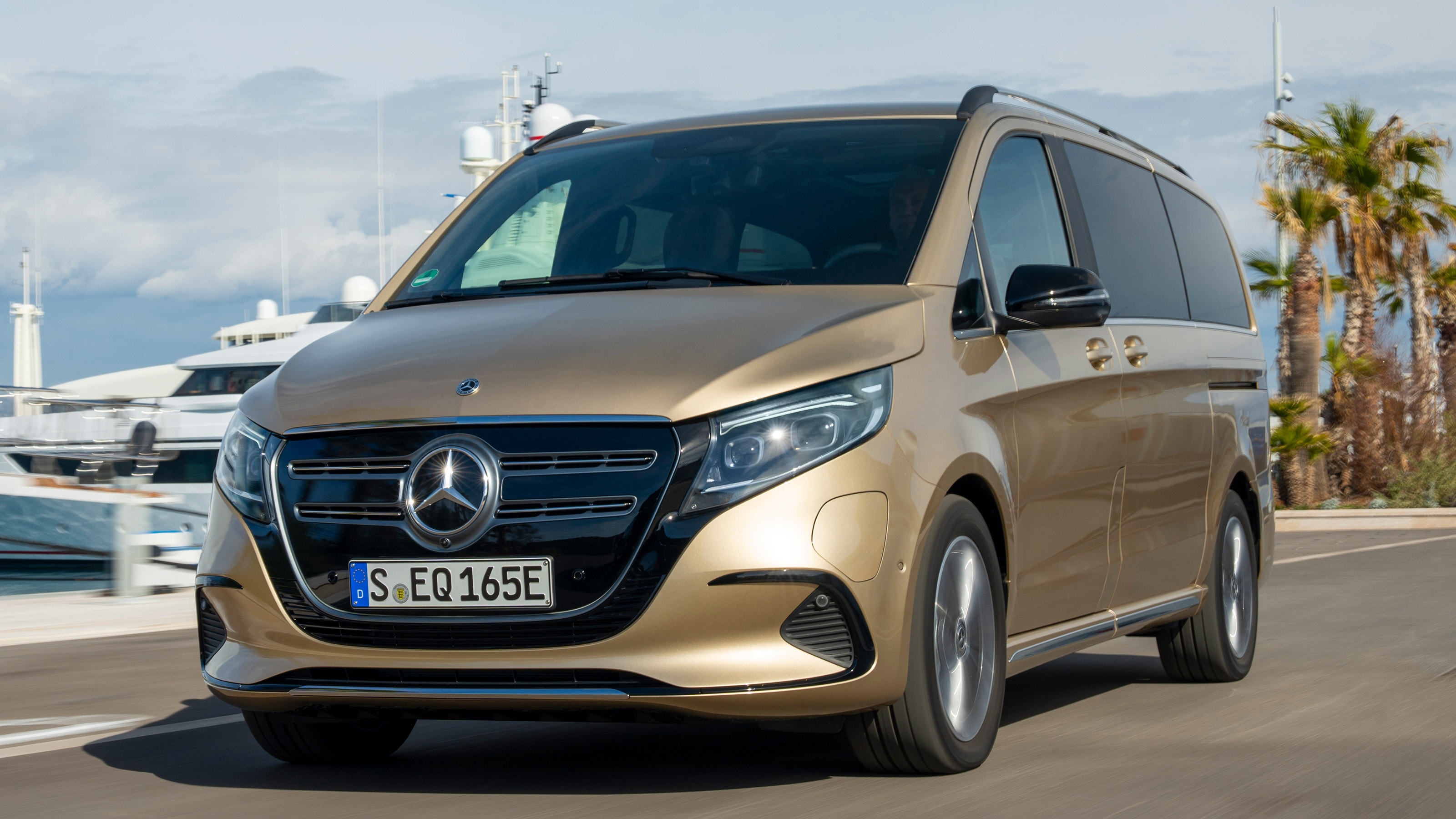 Mercedes EQV - front action