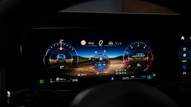 Mercedes G 500 - dials