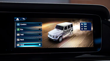 Mercedes G 500 - screen