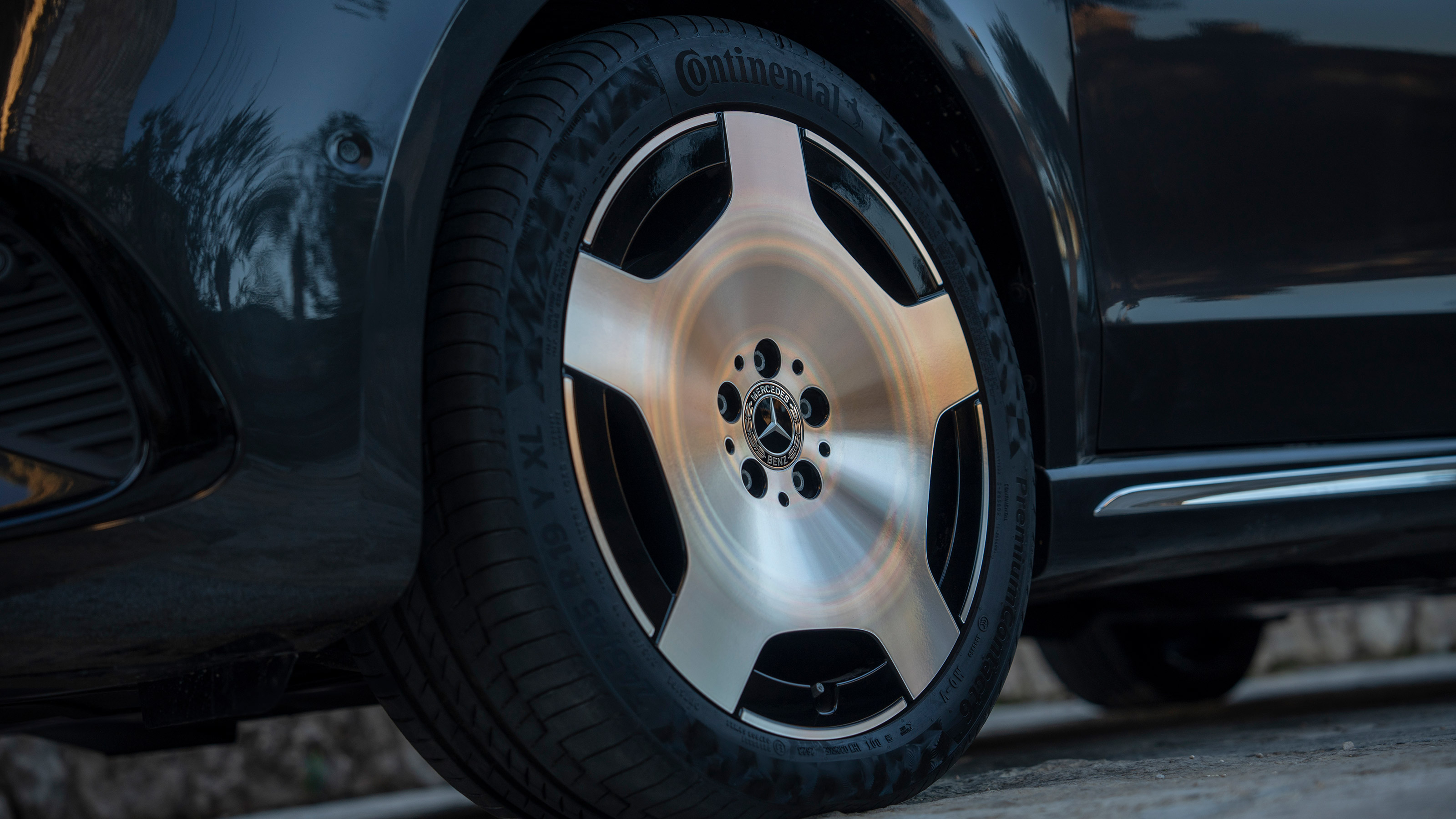 Mercedes V-Class - wheel