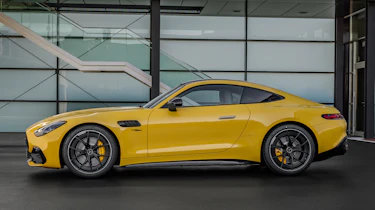 Mercedes-AMG GT 43 - side