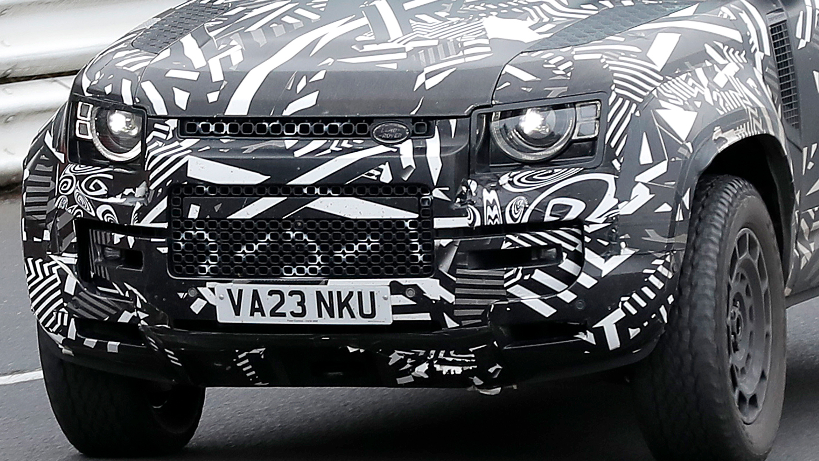 New Land Rover Defender Octa testing - front grille 