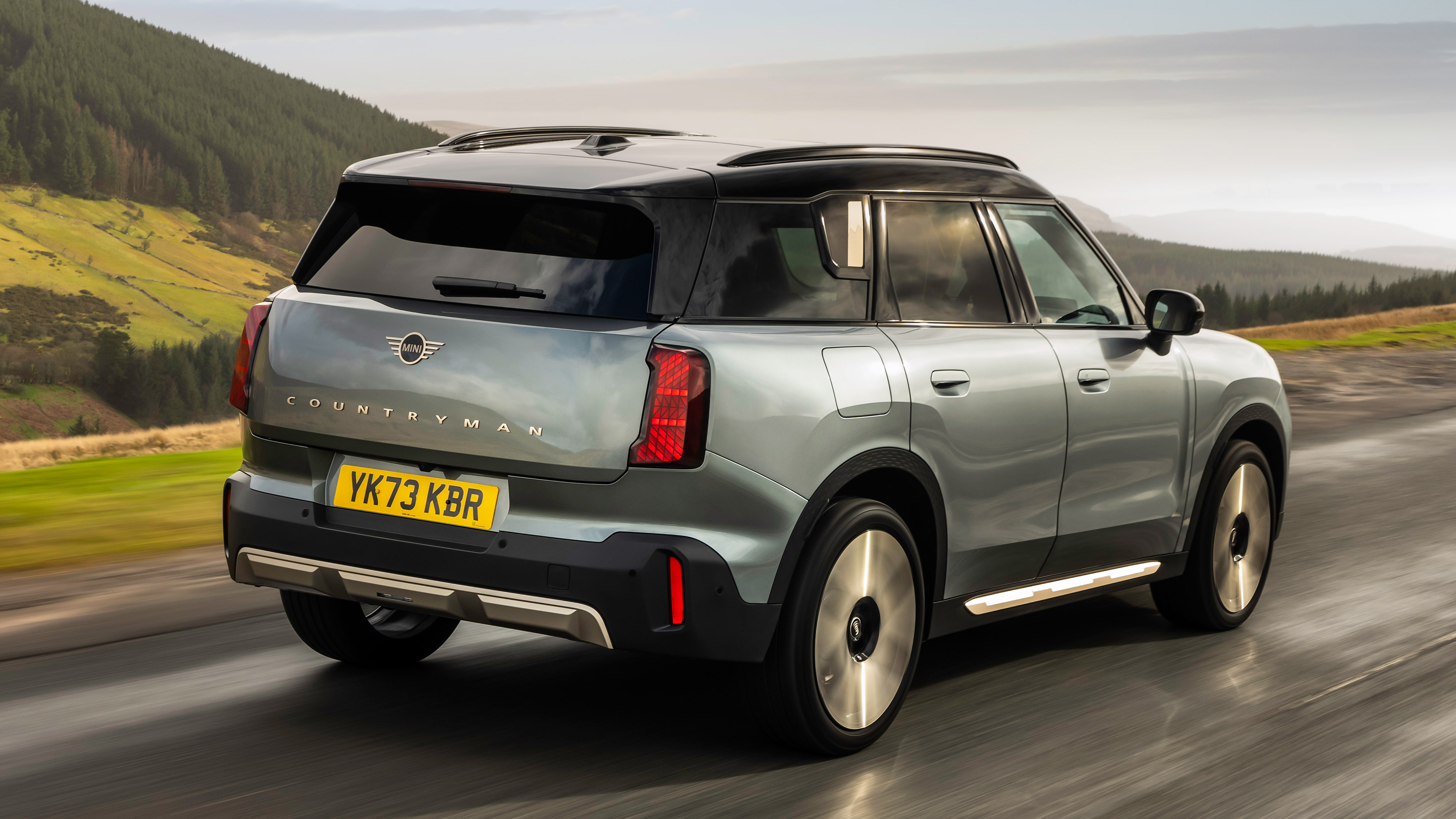 New MINI Countryman Cooper Exclusive - rear