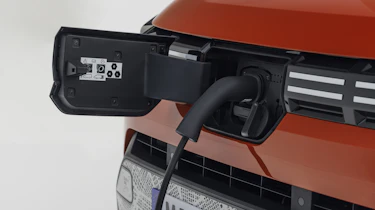 Dacia Spring - charging port
