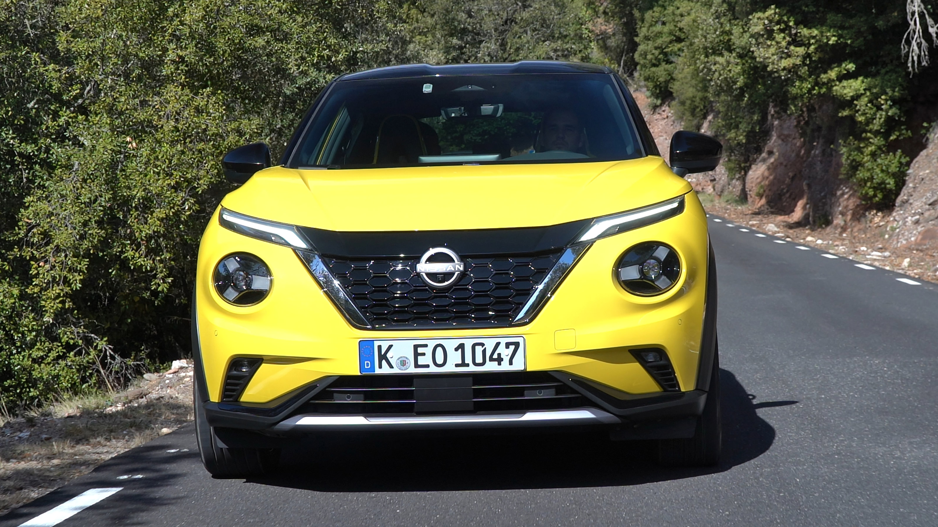 Nissan Juke - full front