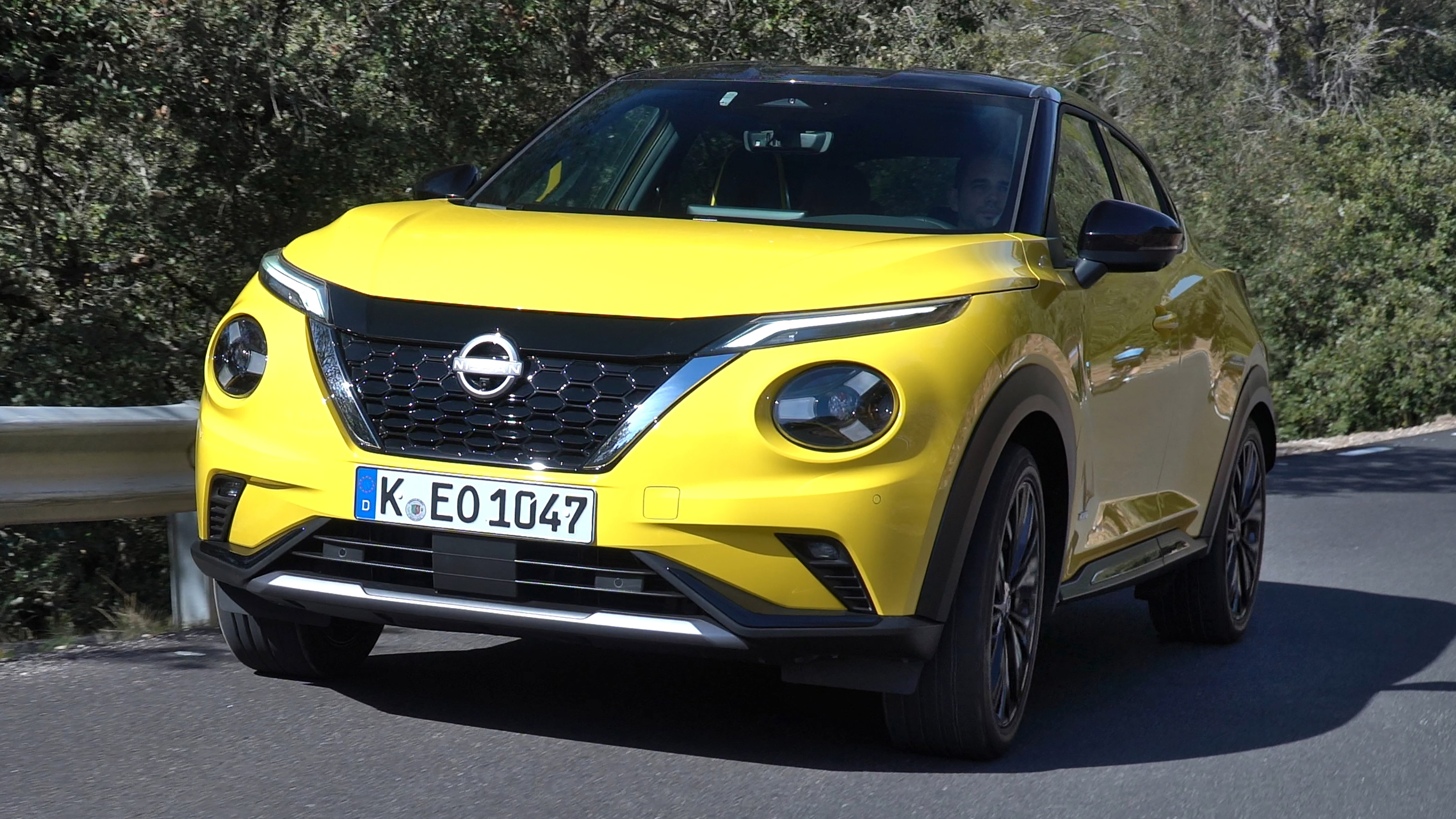 Nissan Juke - front