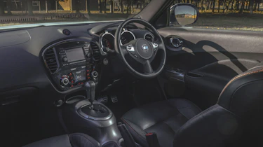 Nissan Juke Mk1 - cabin