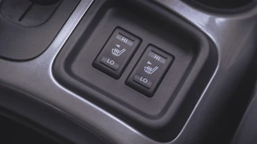 Nissan Juke Mk1 - heated seats
