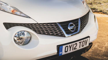Nissan Juke Mk1 - grille
