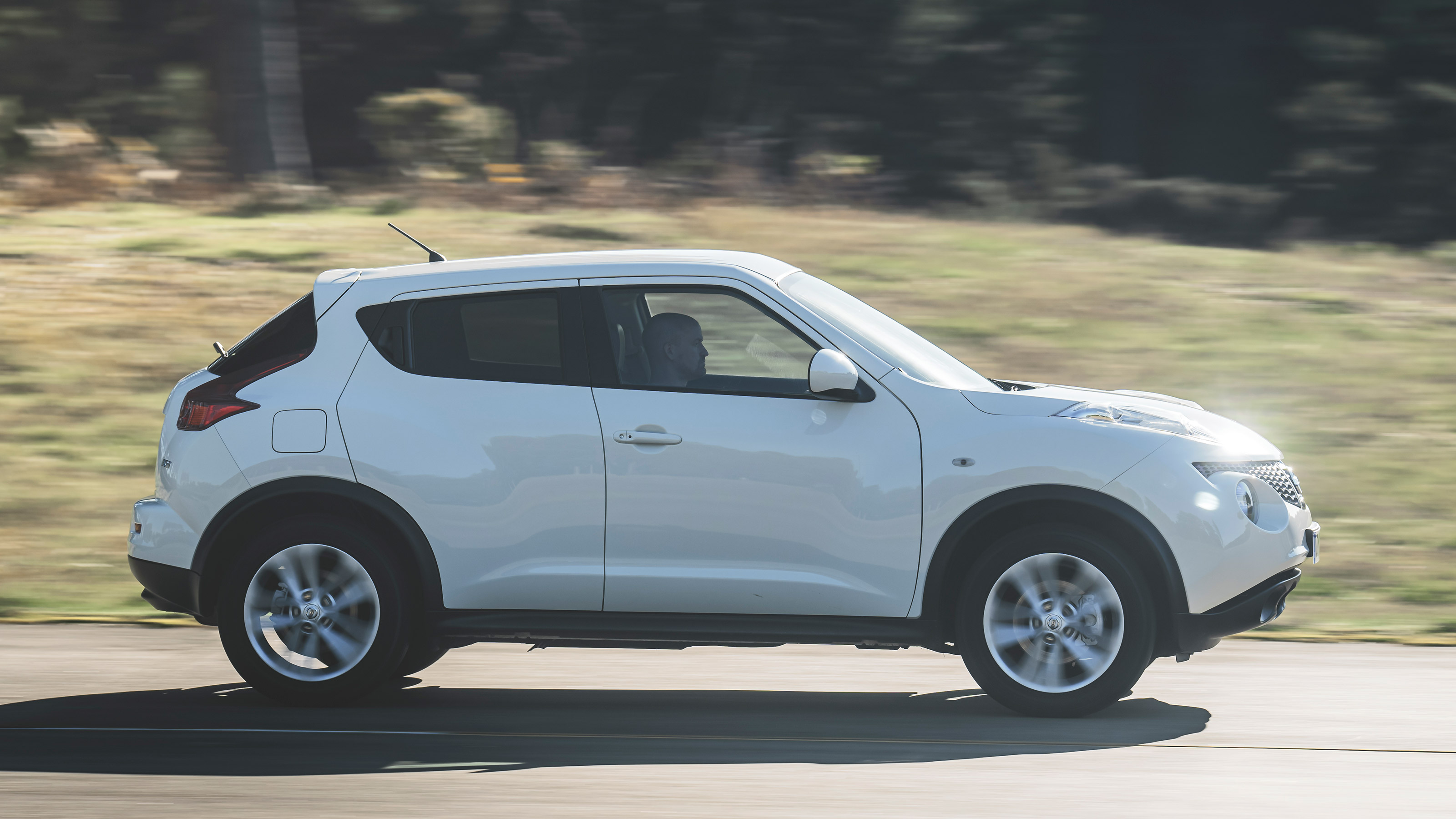 Nissan Juke Mk1 - side