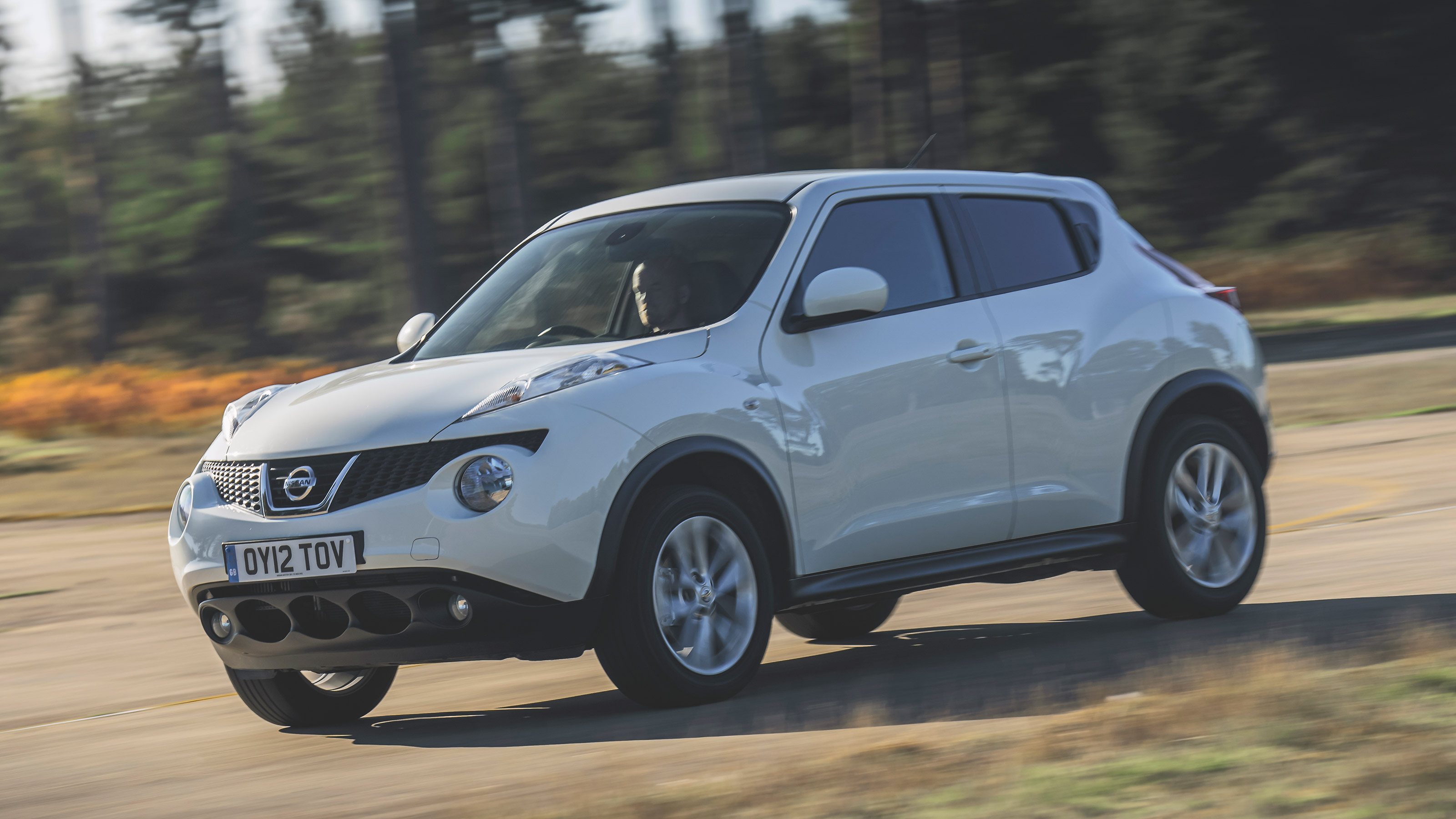 Nissan Juke Mk1 - front action
