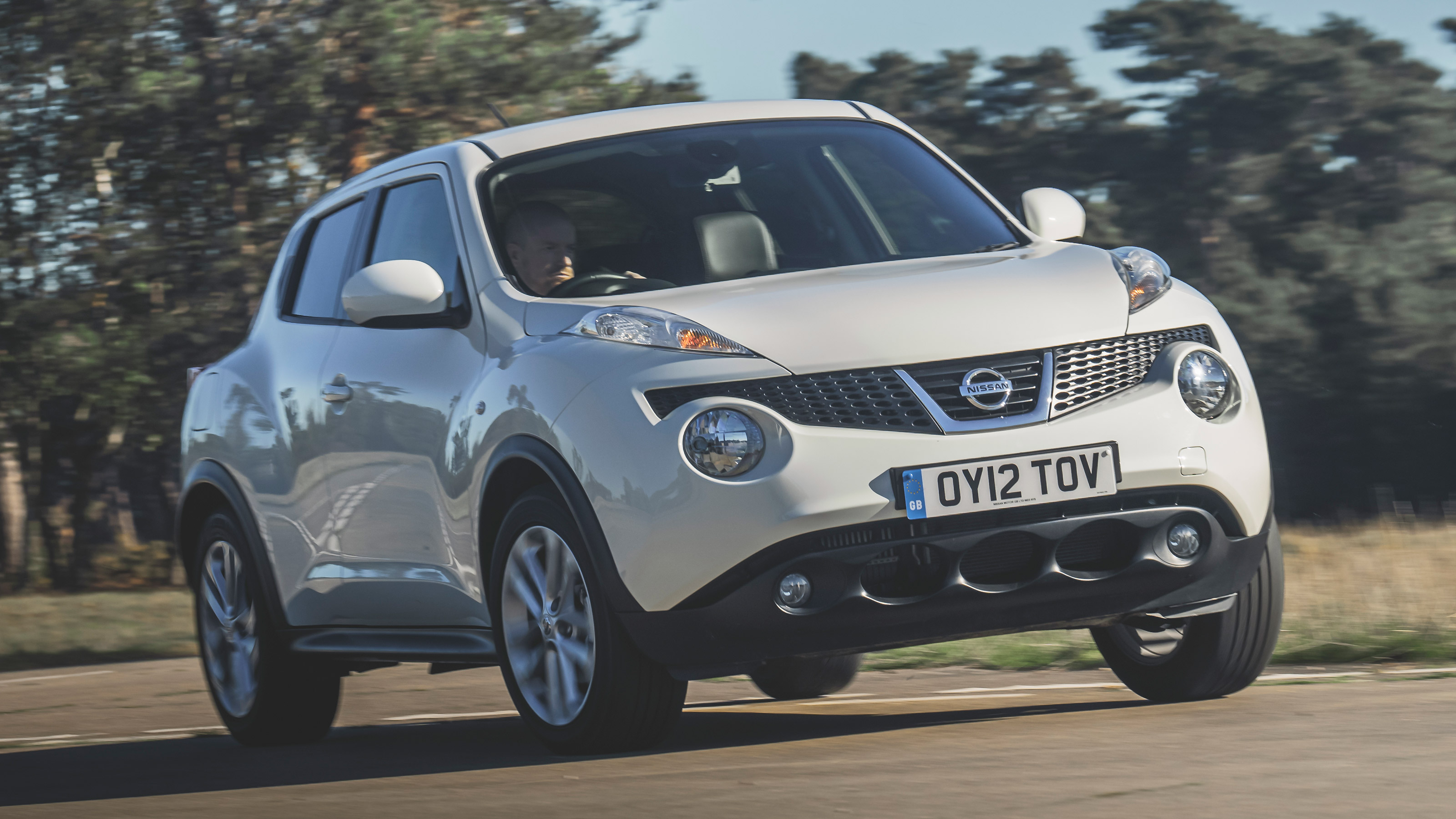 Nissan Juke Mk1 - front cornering