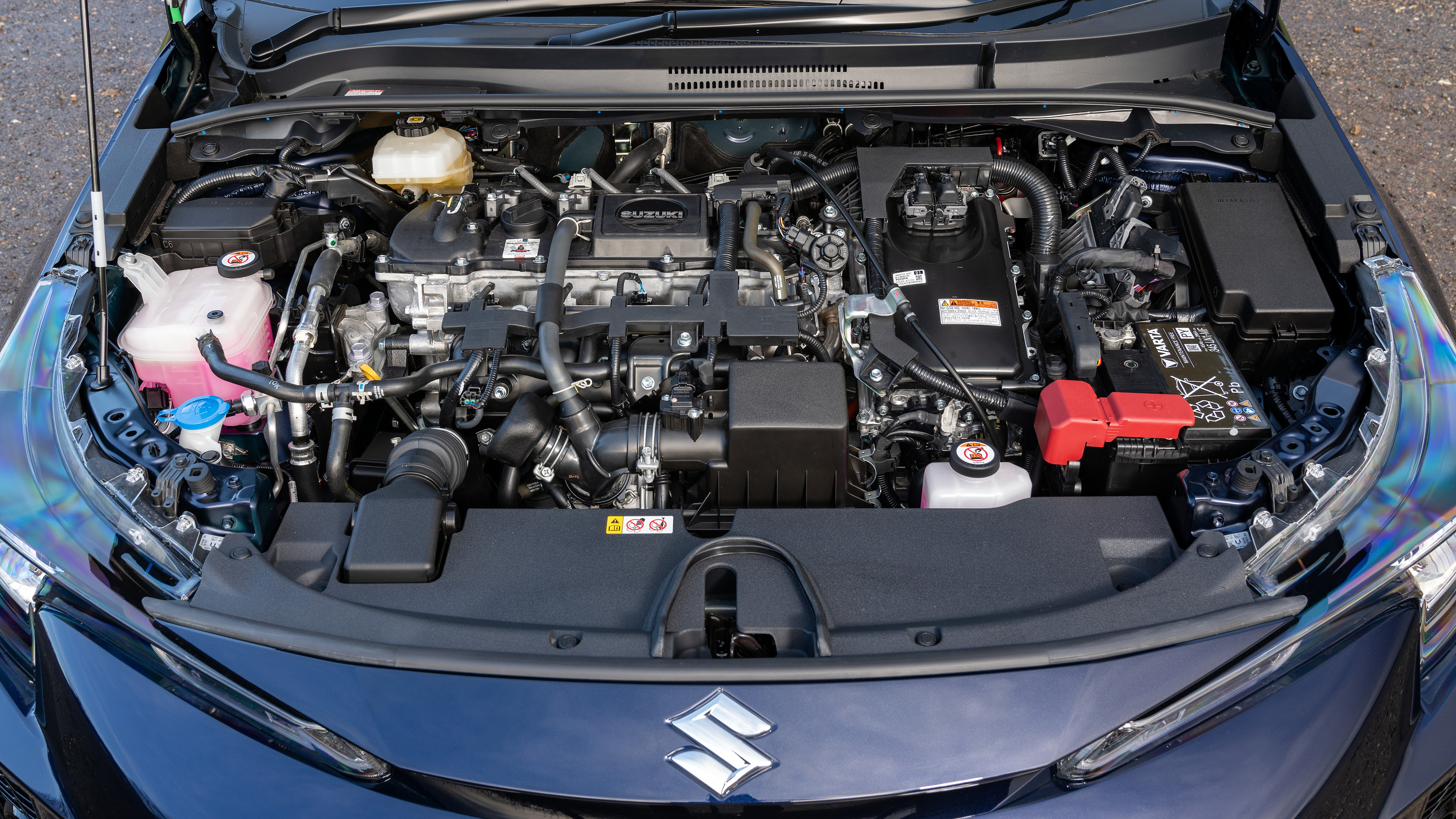 Suzuki Swace - engine bay
