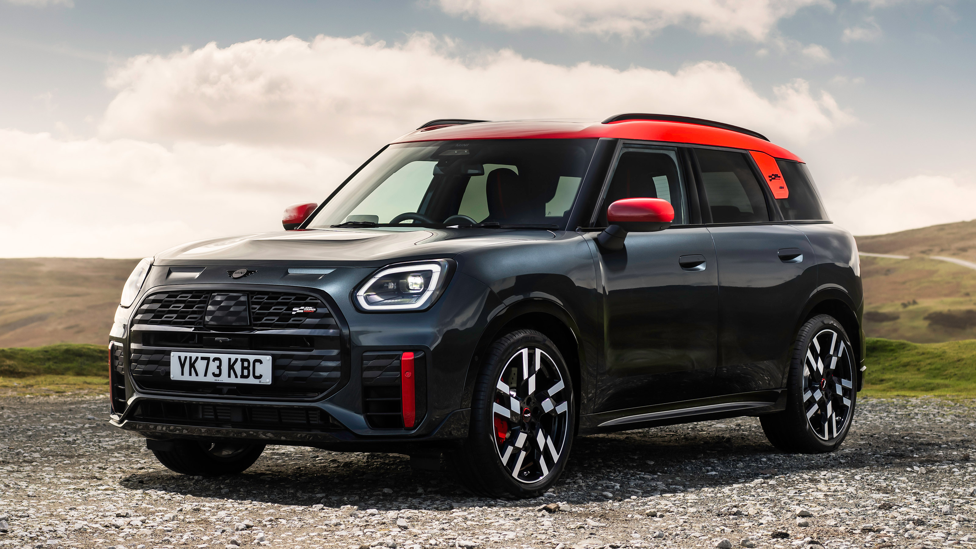MINI Countryman JCW UK - front static