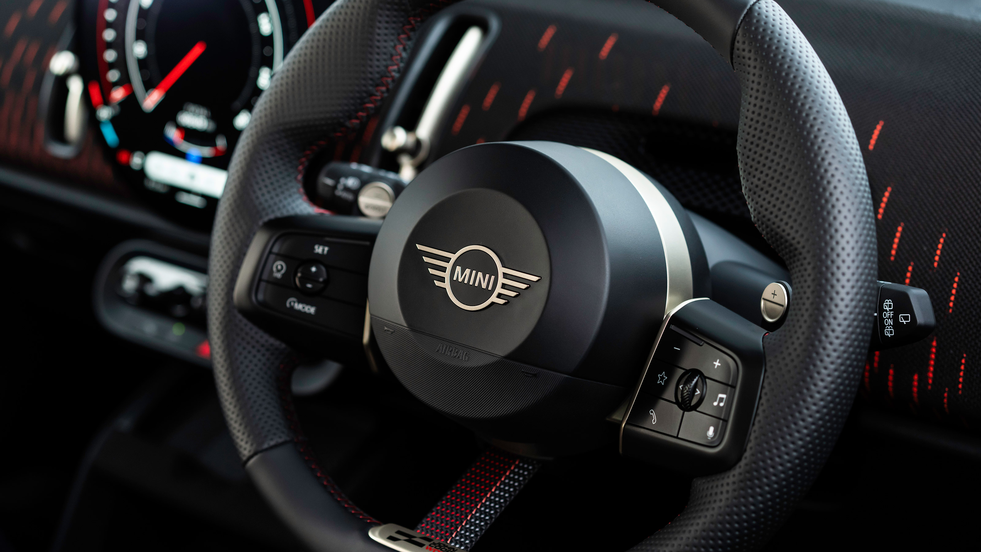 MINI Countryman JCW UK - steering wheel