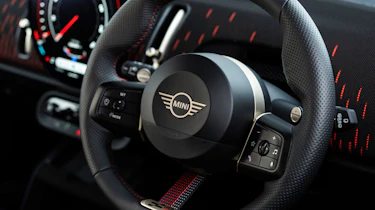 MINI Countryman JCW UK - steering wheel