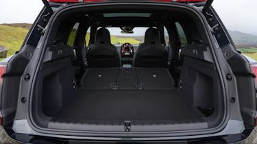 MINI Countryman JCW UK - boot seats down