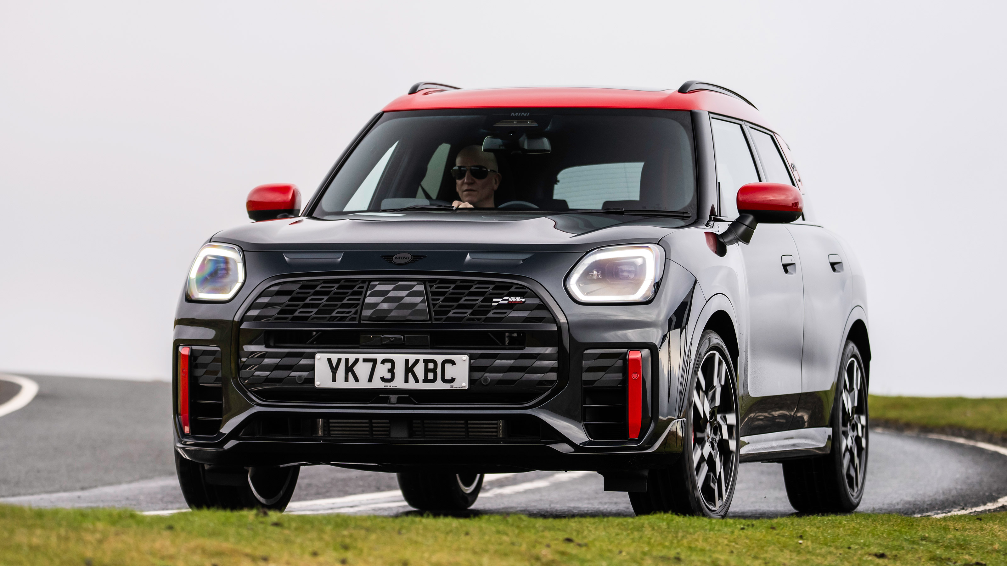MINI Countryman JCW UK - front cornering