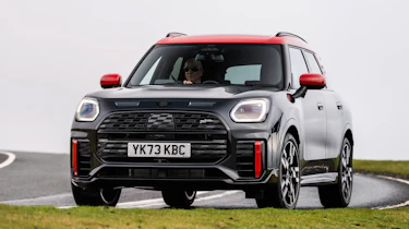 MINI Countryman JCW UK - front cornering