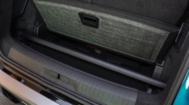 Peugeot E-5008 - boot detail