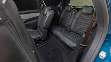Peugeot E-5008 - back seats