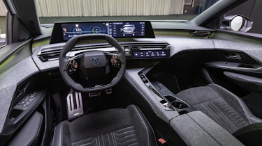 Peugeot E-5008 - cabin