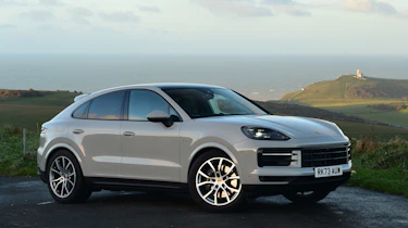 Porsche Cayenne vs BMW X5 - Porsche Cayenne front static