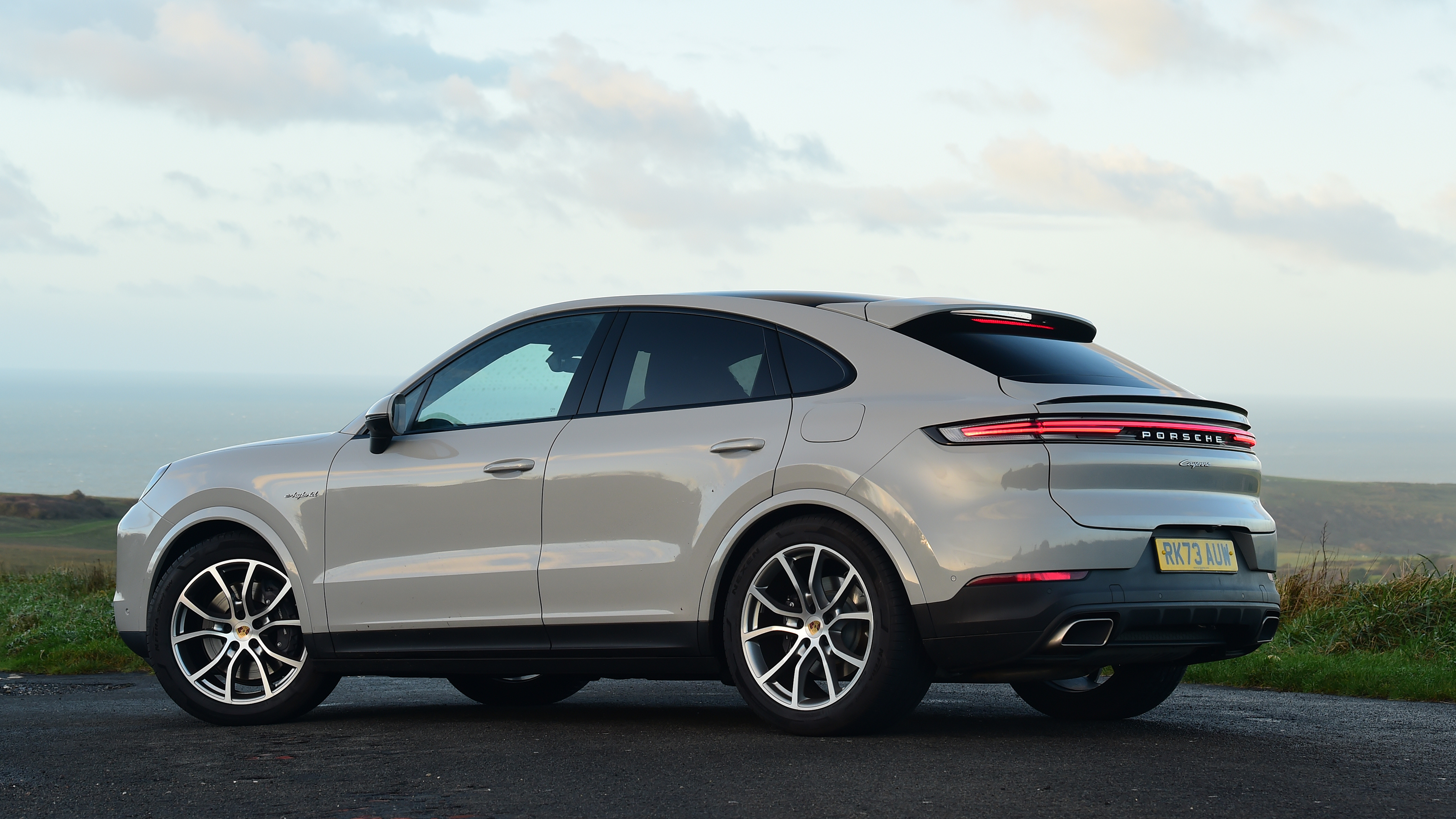 Porsche Cayenne vs BMW X5 - Porsche Cayenne rear static 