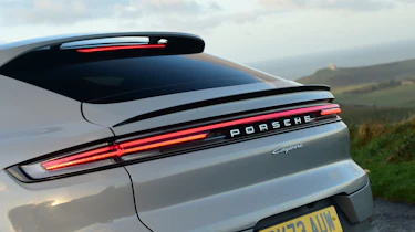 Porsche Cayenne vs BMW X5 - Porsche Cayenne rear lights